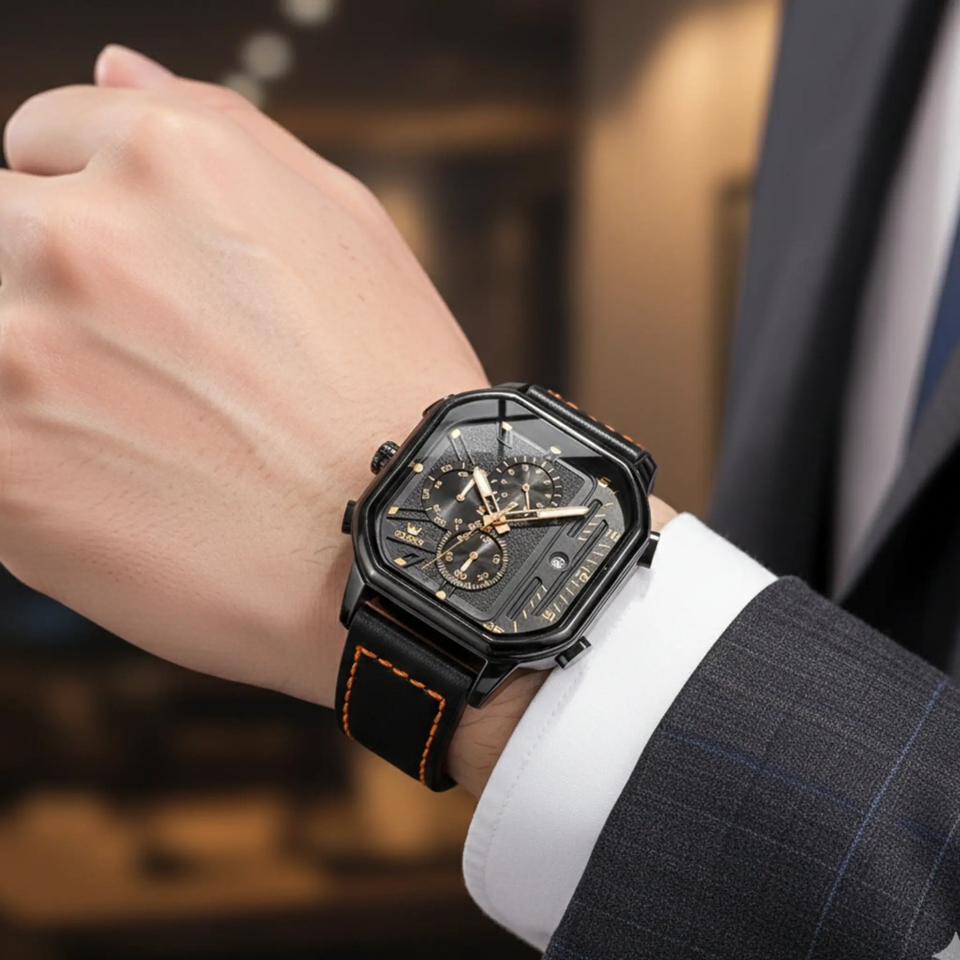 MENS-WATCH-WIHT-LEATHER-STRAP