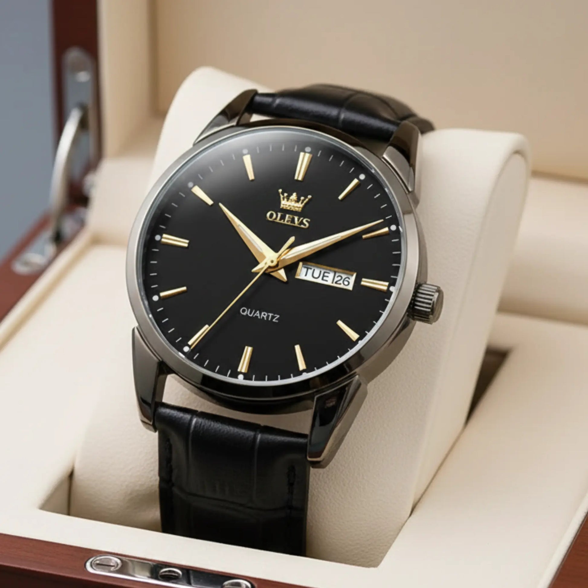MENS-WATCH-WIHT-LEATHER-STRAP