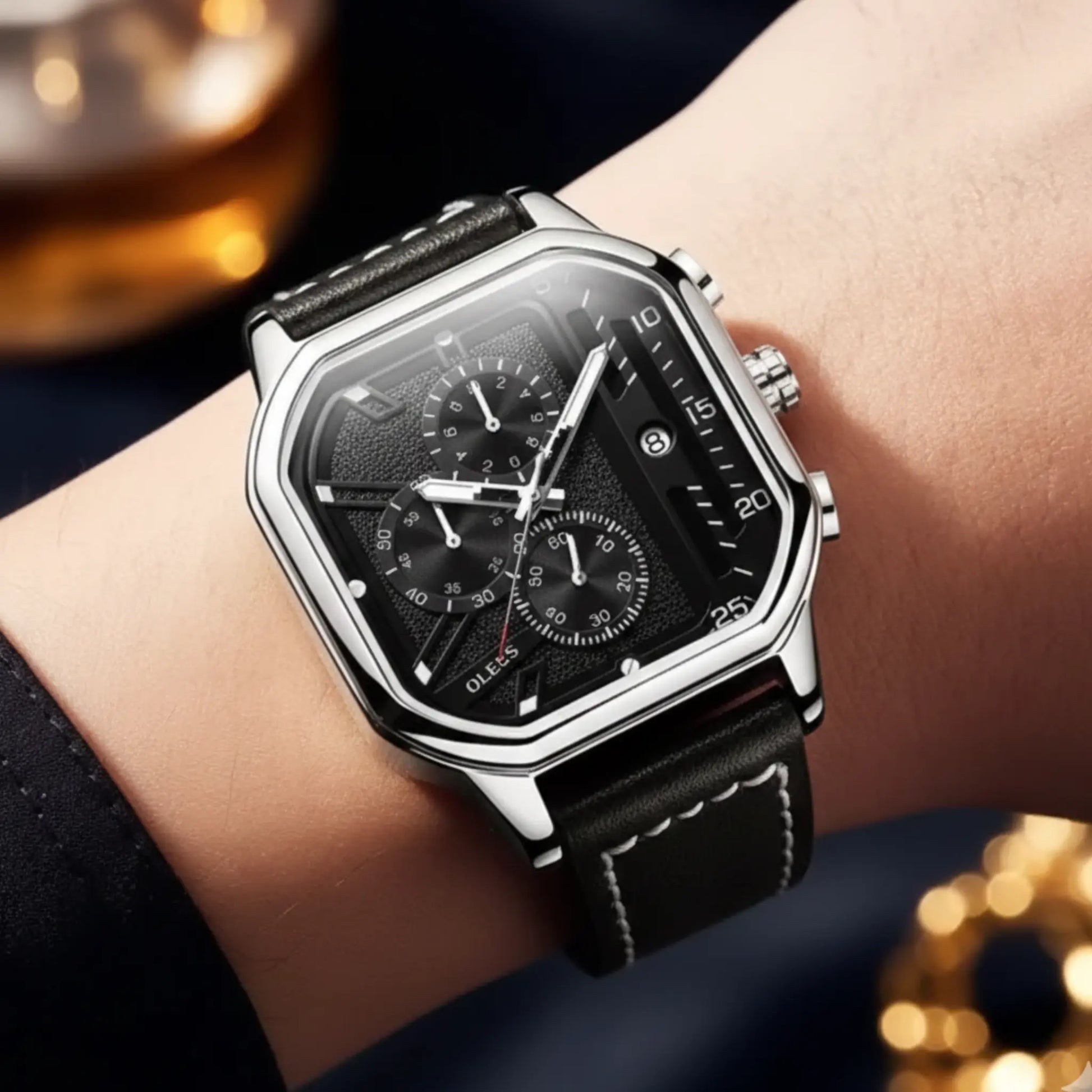 MENS-WATCH-WITH-LEATHER-STRAP