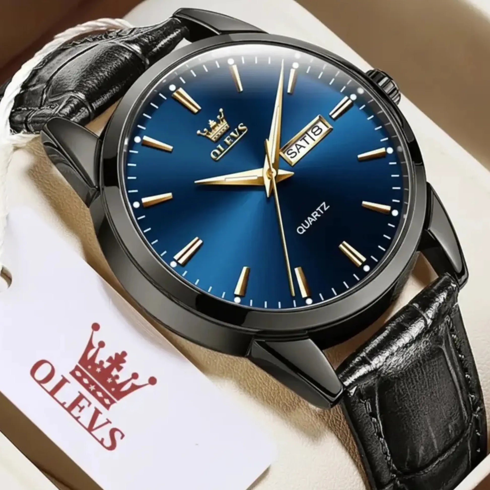 MENS-WATCH-WITH-LEATHER-STRAP
