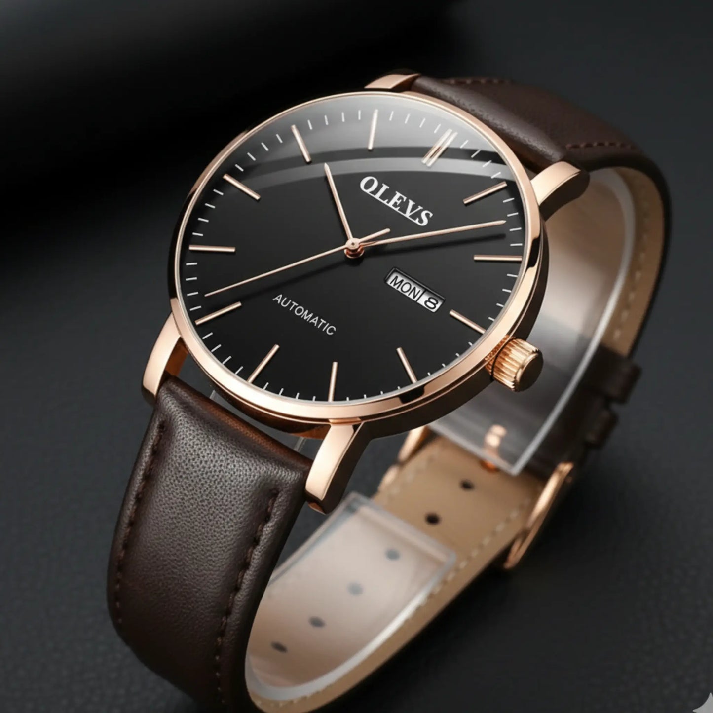 MENS-WATCH-WITH-LEATHER-STRAP
