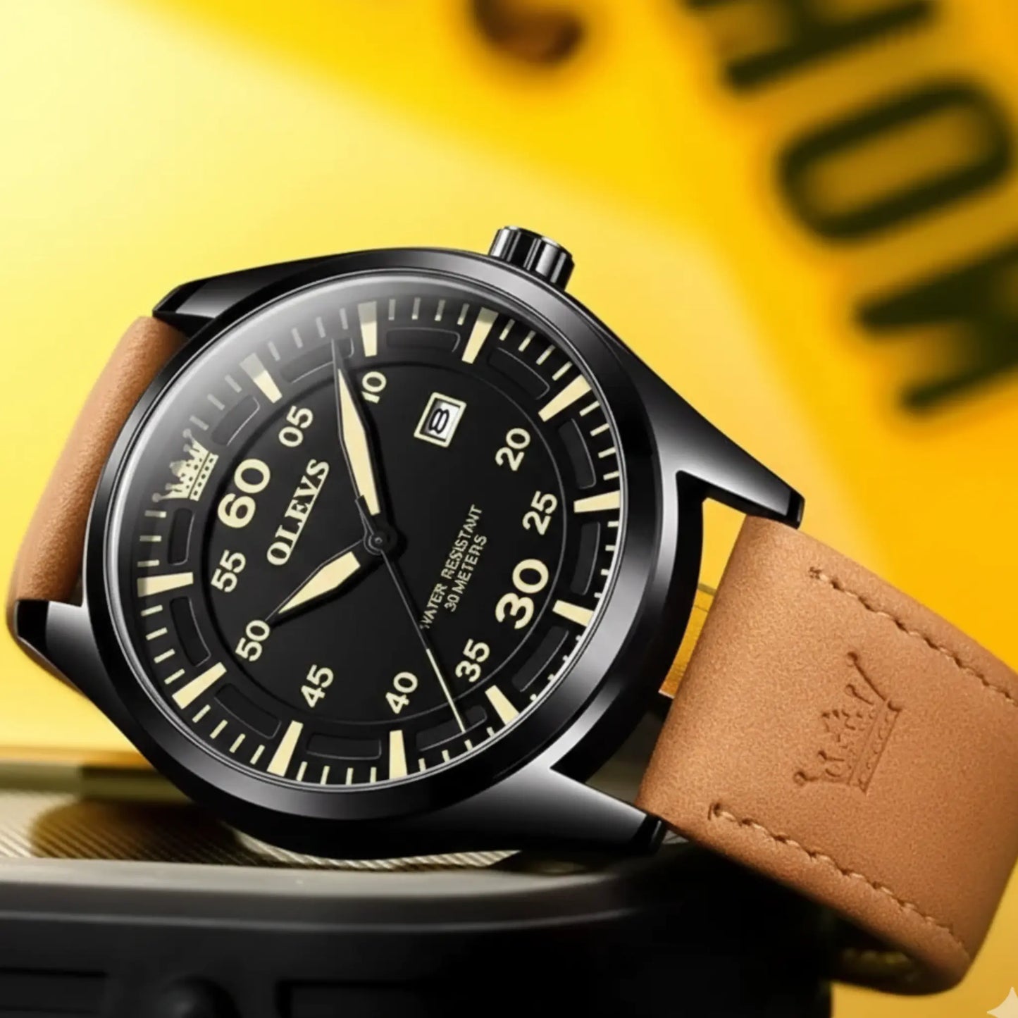 MENS-WATCH-WITH-LEATHER-STRAP